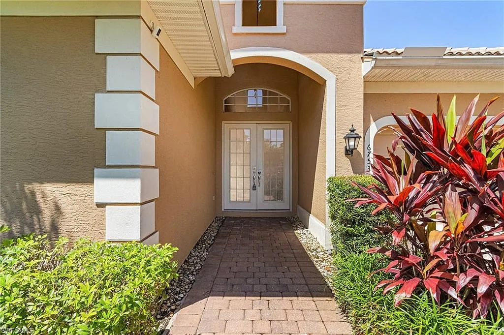 3 bed, 3.0 bath, 1945 sqft, $8,000 — Photo 4