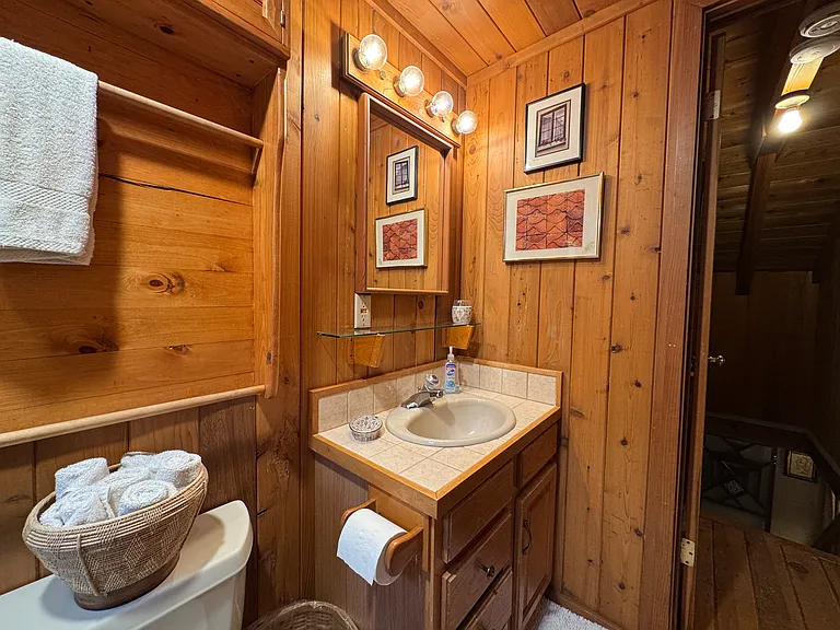 690 Balsam Ln — Photo 17