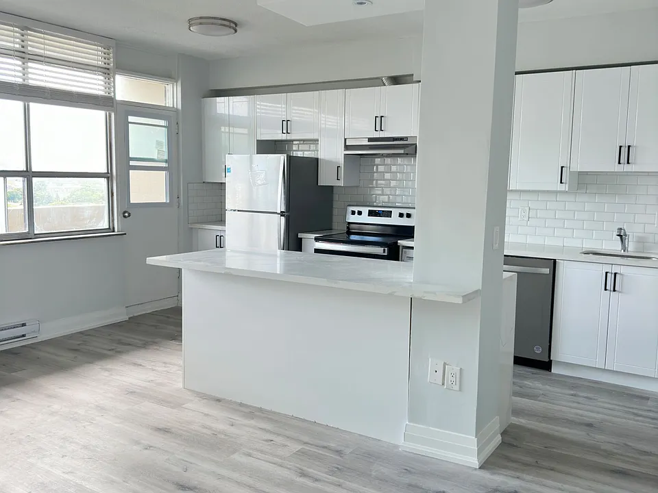34 Walmer Rd #1001