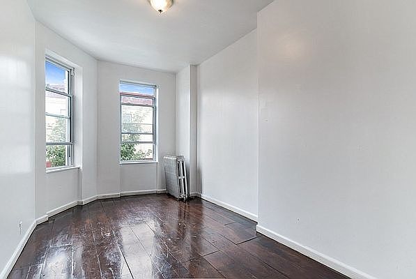 1st image of 382 Chauncey St #2
