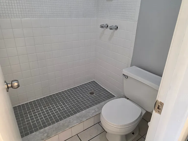 2526 S Oak Ave — Photo 23