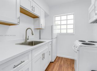 635 8th St APT 205, Miami Beach, FL 33139