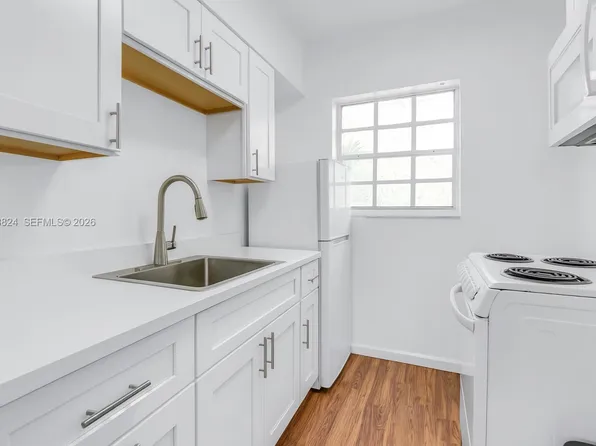 635 8th St APT 205, Miami Beach, FL 33139