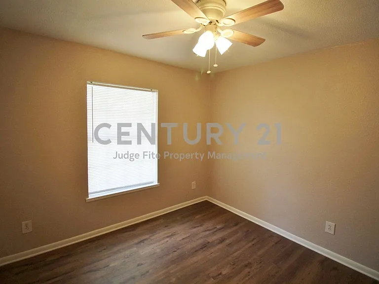 821 Rea Ave — Photo 26