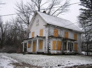 7 High St, Hubbardston, MA 01452