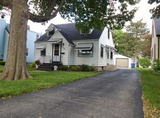 1388 Circle Dr NW, Kankakee, IL 60901