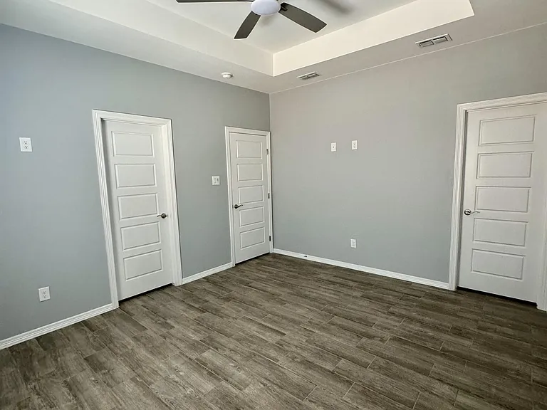 413 E Acacia St #2 — Photo 7