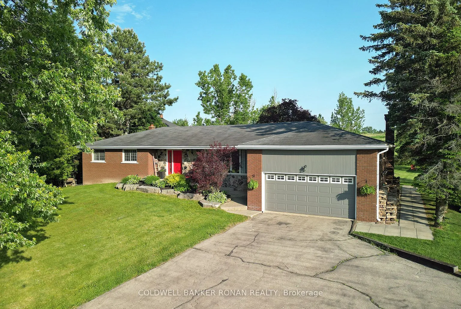 7157 5th Line photo 1