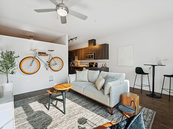 SouthLakeUnion_interior_living room (2)