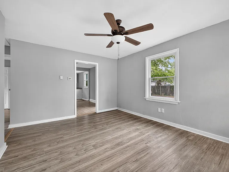 900 Partridge Ave — Photo 3