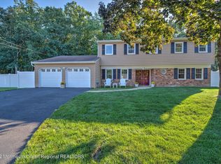 2 Old Bridge Pl, Howell, NJ 07731