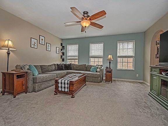 5th image of 139 Cole Ct