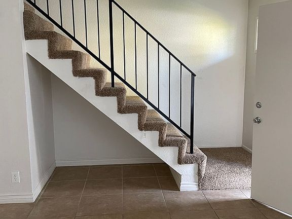 4th image of 421 S Olive St APT 6