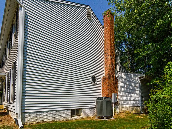 2nd image of 16000 Laconia Cir