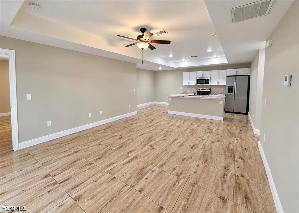 3 bed, 2.0 bath, 1316 sqft, $1,800 — Photo 2