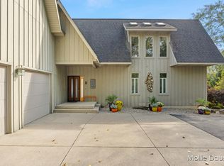 12250 Knoper Ct, Allendale, MI 49401