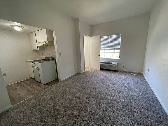 3rd image of 1415 G St APT 25