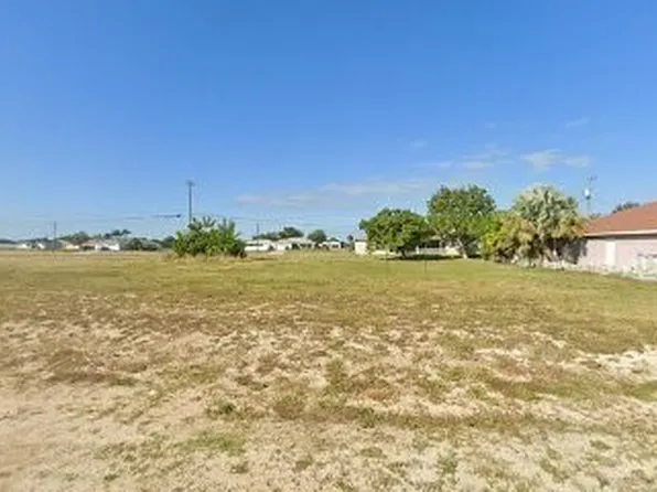 1524 NE 8th Pl, Cape Coral, FL 33909