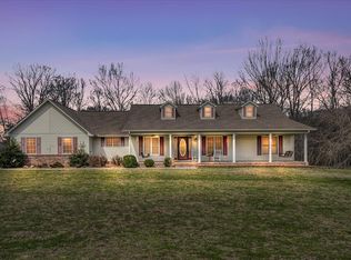 5550 Old Kentucky Rd, Byrdstown, TN 38549