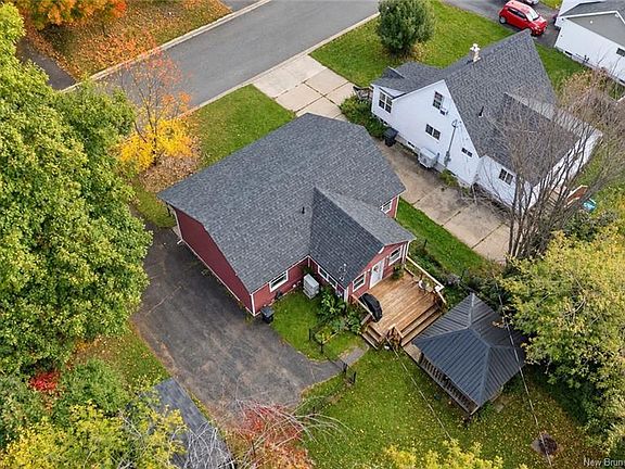4th image of 660 Philip St