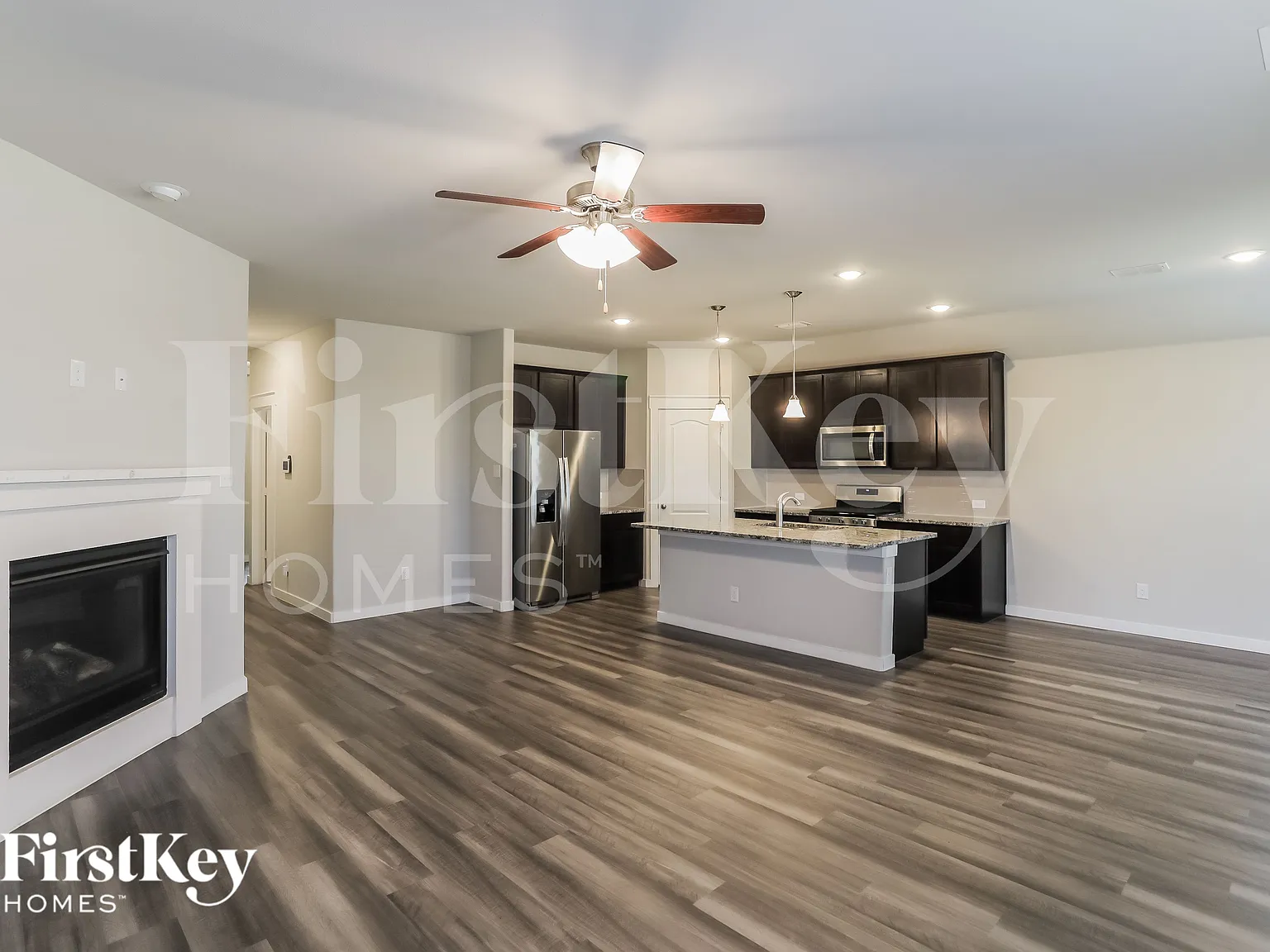 3 bed, 2.0 bath, 1674 sqft, $2,455 — Photo 3