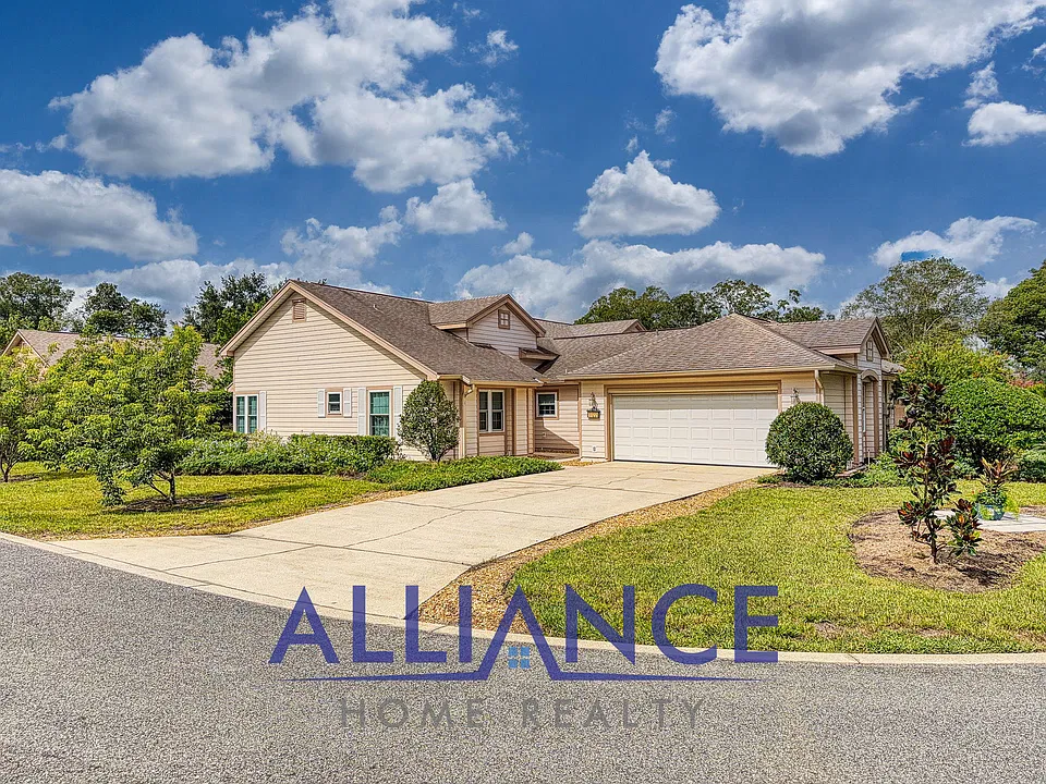 1122 Stillwater Dr