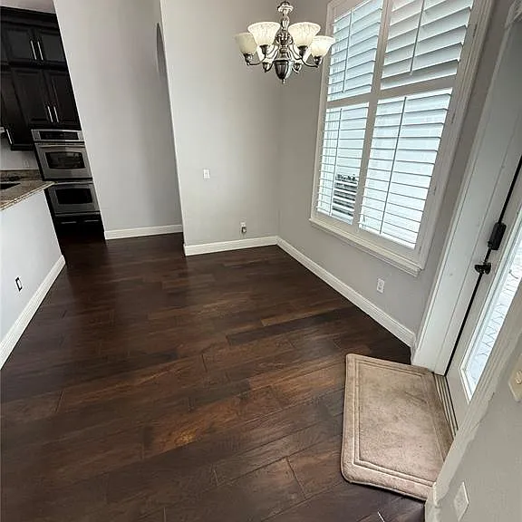 325 Leslie Ln — Photo 13