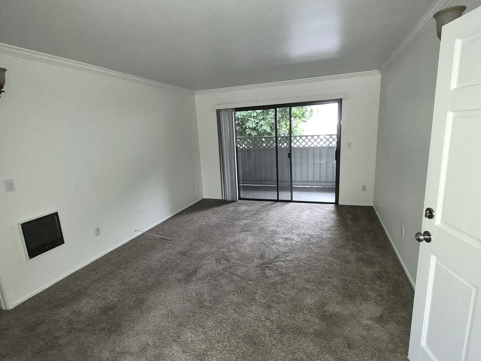 2 bed, 1050 sqft, $3,500 — Photo 2