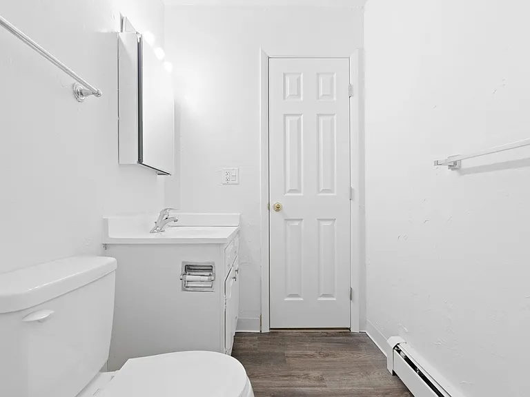 The Hillcrest Apartments — Photo 41