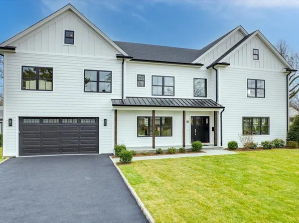 4 Manger Circle, Pelham, NY 10803