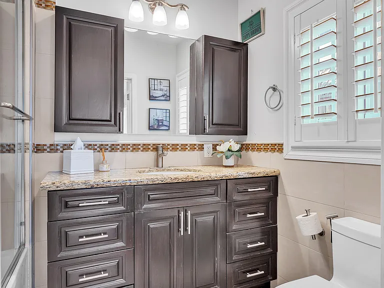 326 N Doheny Dr — Photo 31