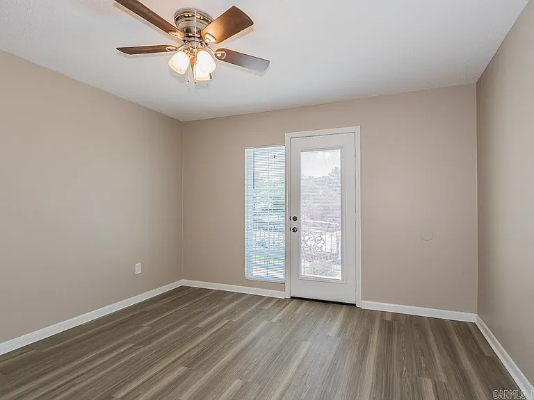 1574 Skyline Dr — Photo 11