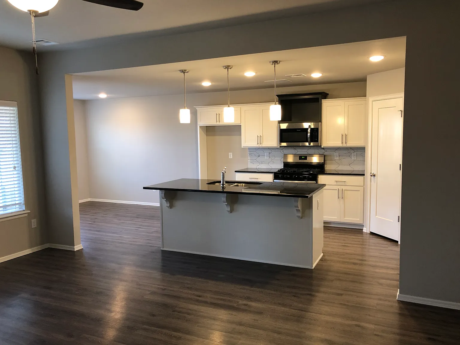 14310 S New Haven Ave - New 4BR in Bixby! Pine Valley — Photo 4