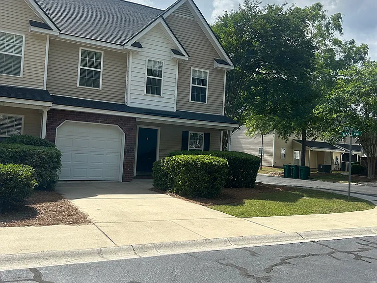 250 Cross Rd — Photo 2