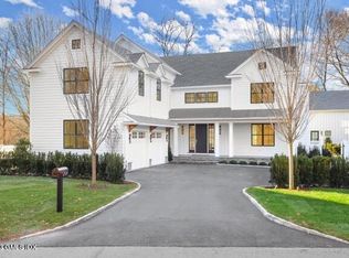 204 Sheephill Rd, Riverside, CT 06878