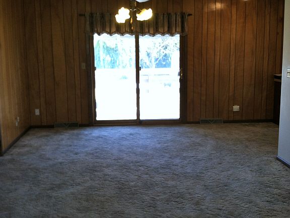 front door to dining/dec