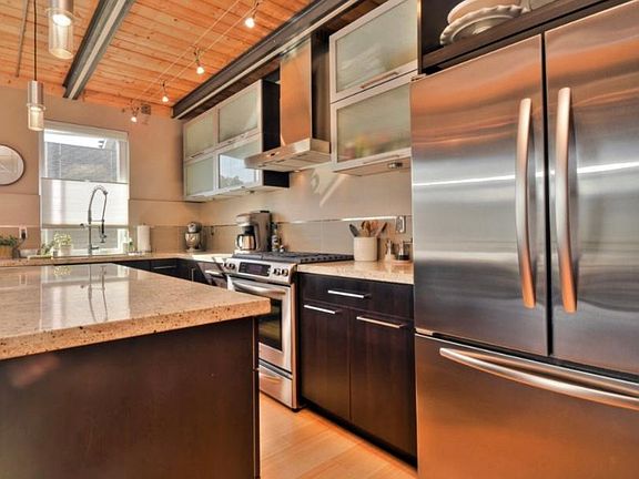 5th image of 2637 22nd Ave W #A