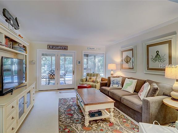 3rd image of 8 Deer Run Ln