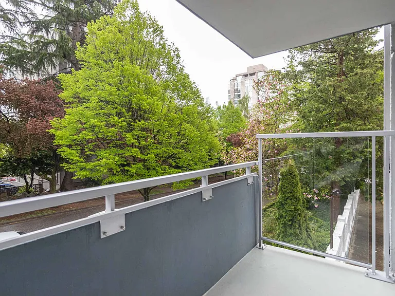 1160 Haro St #501 — Photo 8