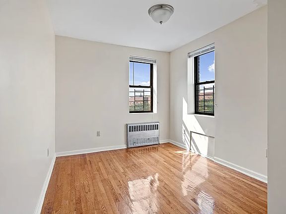 4th image of 51-25 Van Kleeck St #5E