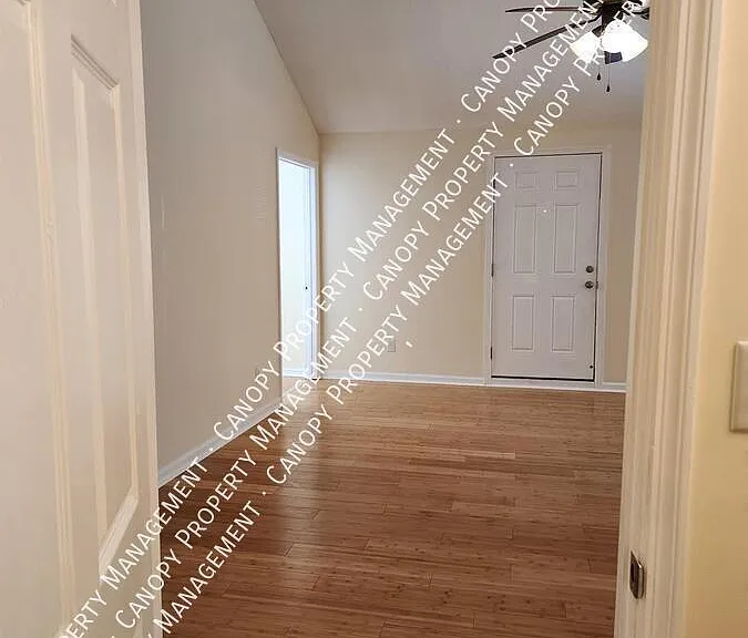 443 Hawkins Ave — Photo 10