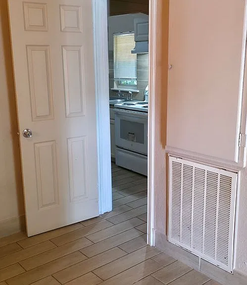 3419 Sealy St — Photo 20