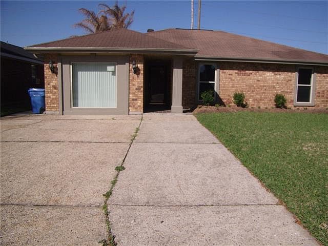 1st image of 253 W Oakland Dr