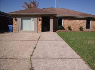 253 W Oakland Dr, Saint Rose, LA 70087
