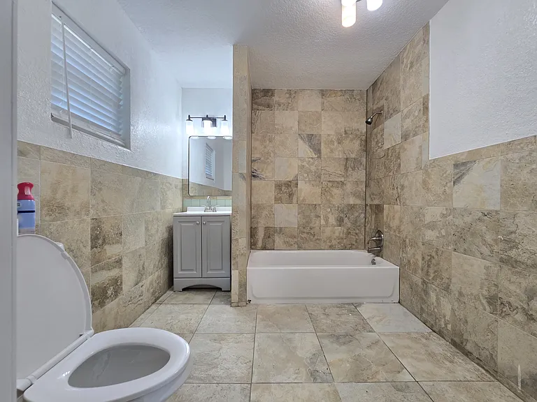 1816 Rendale Dr — Photo 33