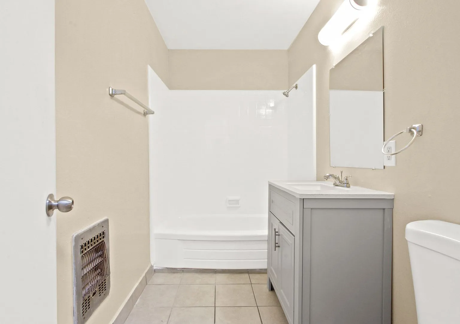 Ramona Garden Apartments — Photo 2