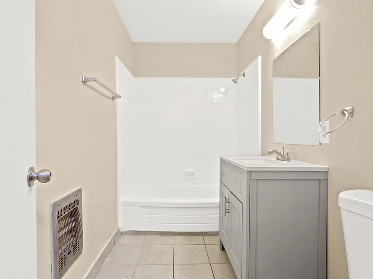 Ramona Garden Apartments — Photo 3