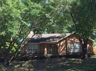 232 E Kingsbridge Dr, Garland, TX 75040