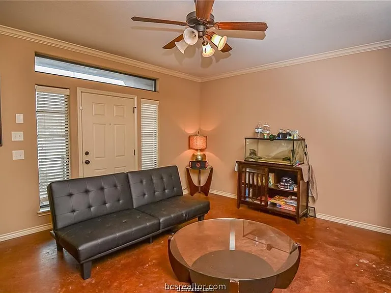3221 Sergeant Dr — Photo 4