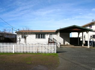 2423 Hendricks Dr, Lucerne, CA 95458